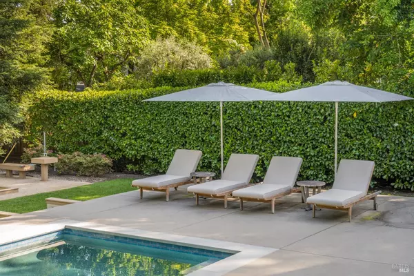 1711 Spring ST, St. Helena, CA 94574