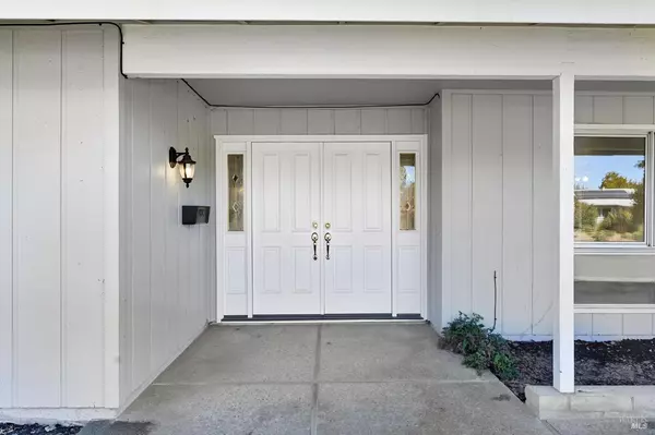 Santa Rosa, CA 95409,316 Green Field CIR