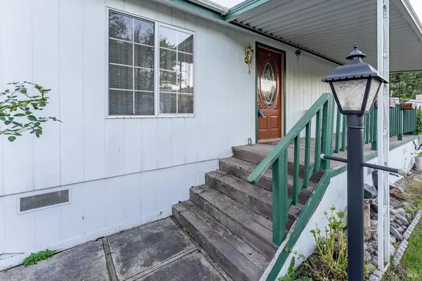 Willits, CA 95490,10755 Mobile Village WAY 76
