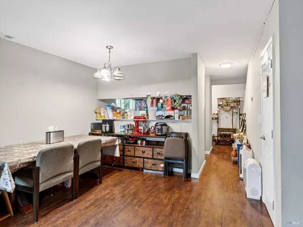 Santa Rosa, CA 95401,100 W 8th ST #102