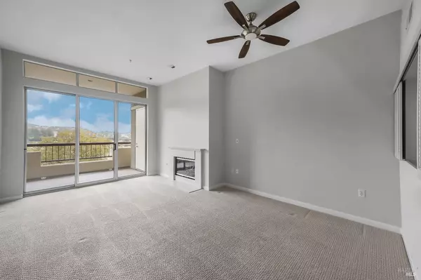 300 Deer Valley RD 4E, San Rafael, CA 94903