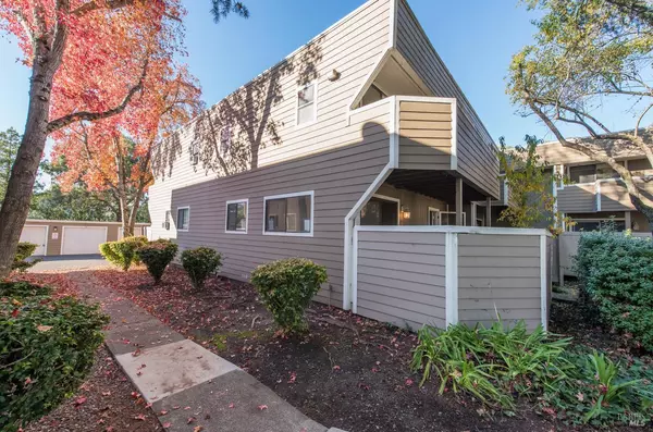 2147 W Steele LN, Santa Rosa, CA 95403