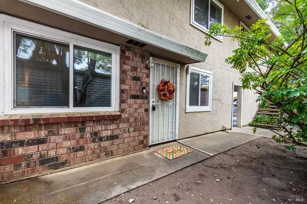 Vacaville, CA 95687,1930 Duxburry LN 2