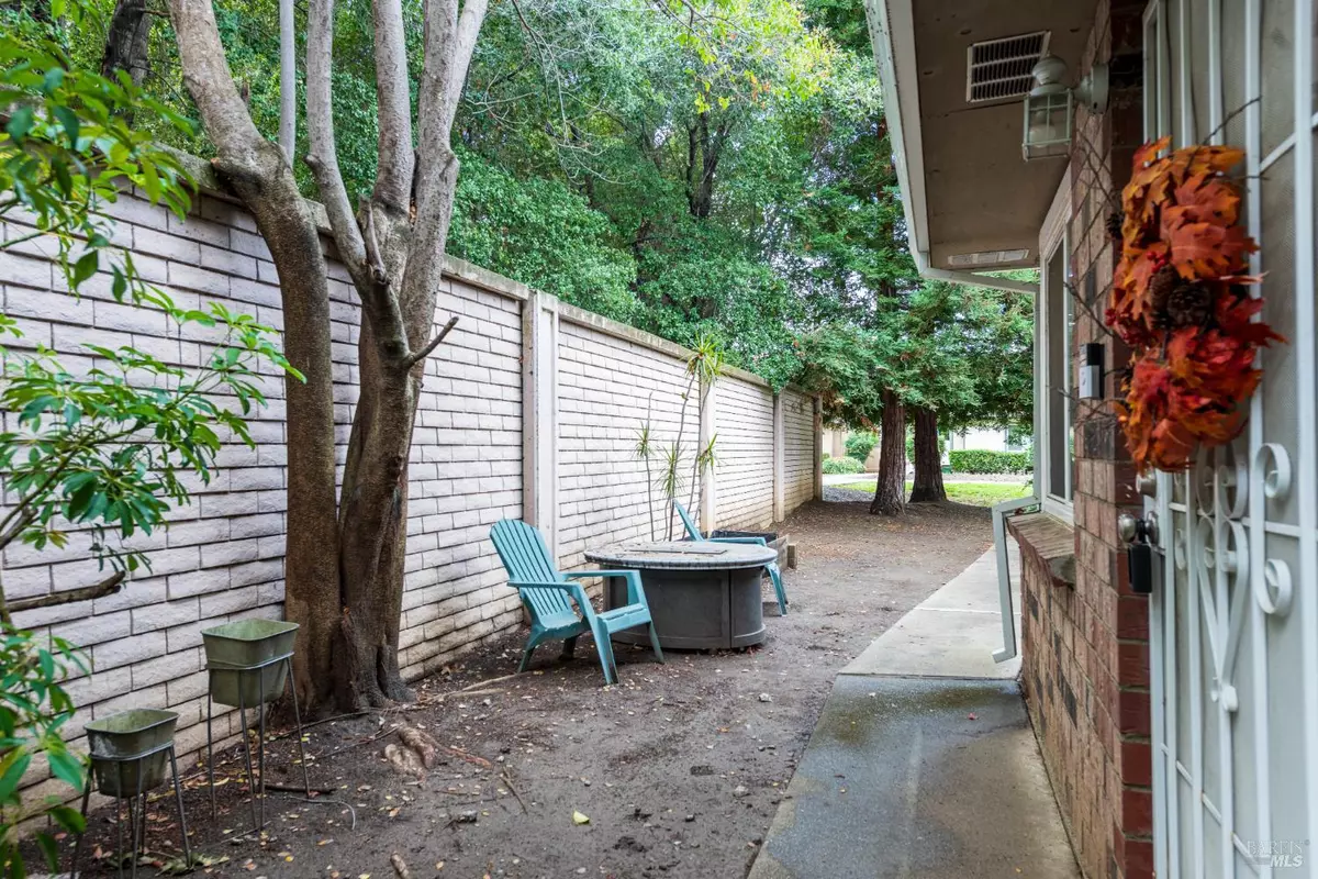 Vacaville, CA 95687,1930 Duxburry LN 2