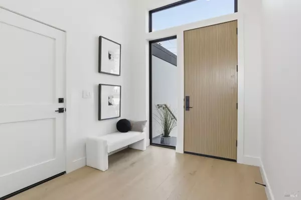 Mill Valley, CA 94941,39 Strawberry CIR