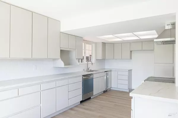 Santa Rosa, CA 95404,6565 Bennett Valley RD