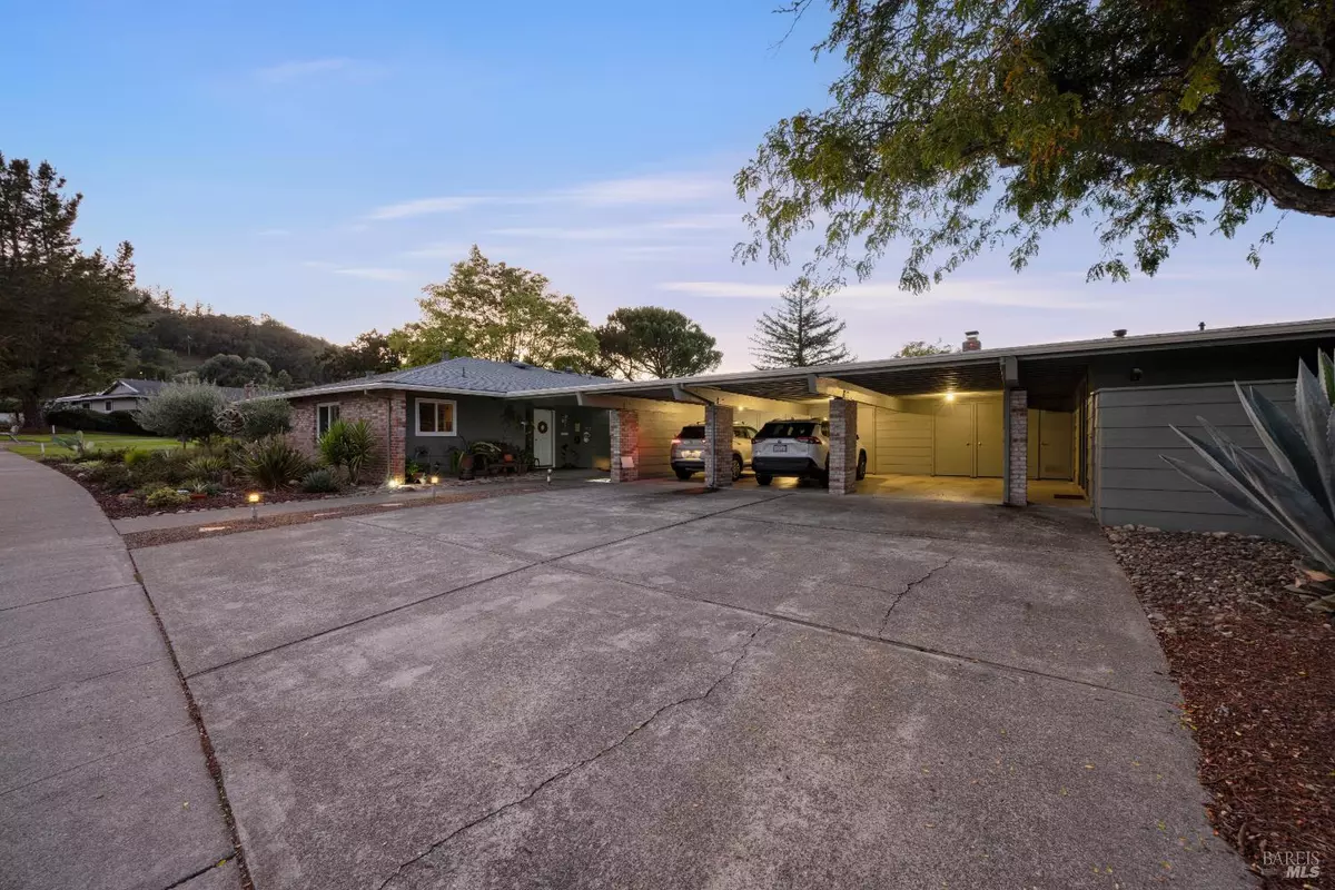 Santa Rosa, CA 95409,339 Valley Oaks DR