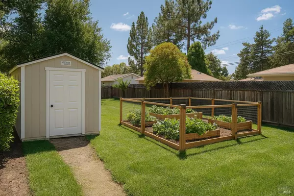 Santa Rosa, CA 95404,1005 Temple AVE