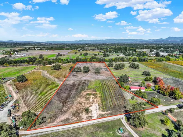 5695 Bravo Toro LN, Santa Rosa, CA 95401