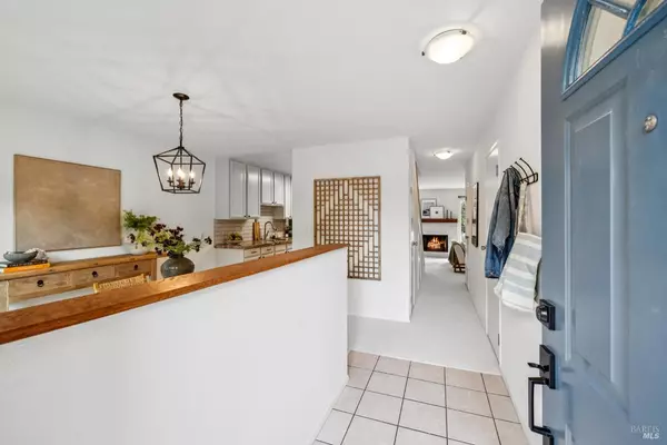 Corte Madera, CA 94925,27 Mariner Green DR