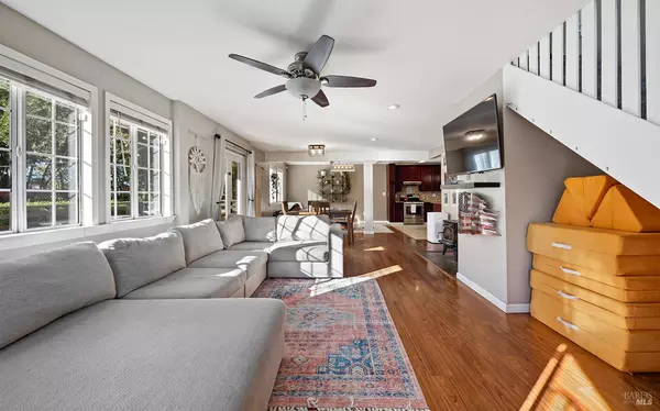 Santa Rosa, CA 95403,2595 Hardies LN