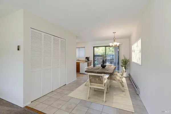 Rohnert Park, CA 94928,219 College View DR