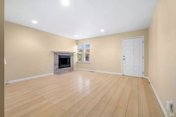 Rohnert Park, CA 94928,985 Hacienda CIR