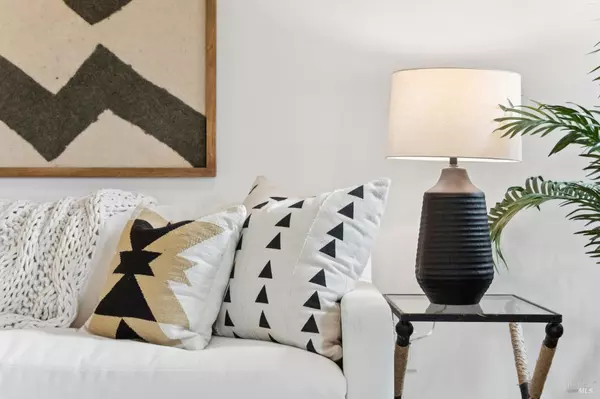 Novato, CA 94947,40 Taurus DR