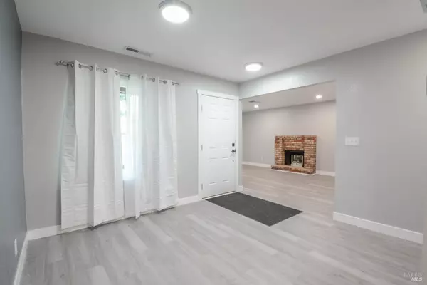 Vallejo, CA 94589,245 Pumice CT