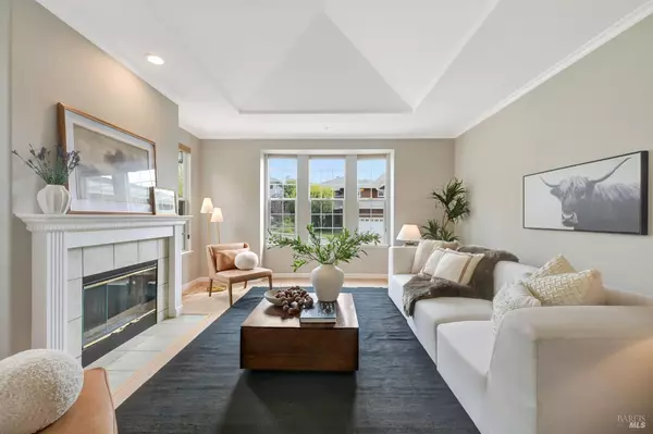 Novato, CA 94949,1 Blue Oak CT