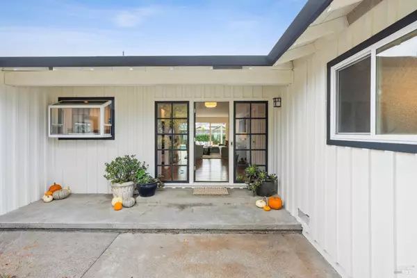 San Rafael, CA 94901,24 Bonnie Banks WAY