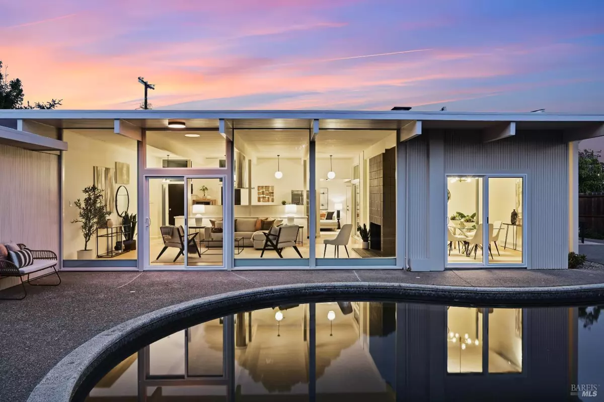 San Rafael, CA 94903,711 Montecillo RD