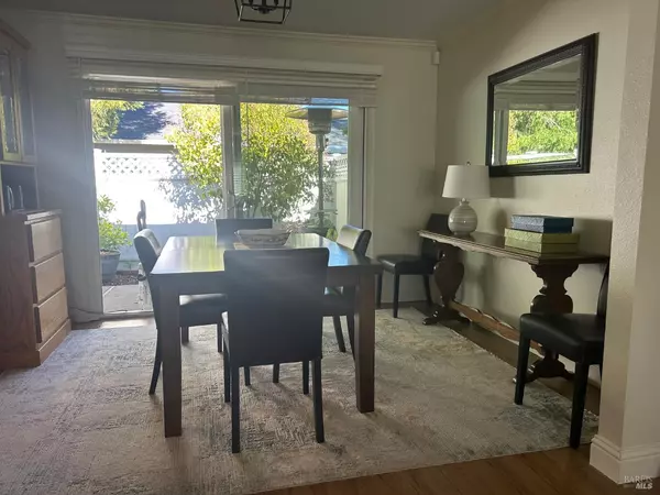 Santa Rosa, CA 95409,6553 Meadowridge DR