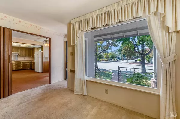 Santa Rosa, CA 95403,2260 Rowe DR