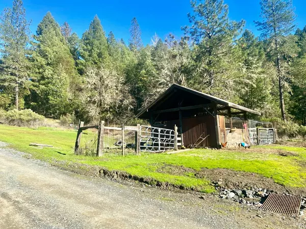 Laytonville, CA 95454,46720 Fox Rock RD