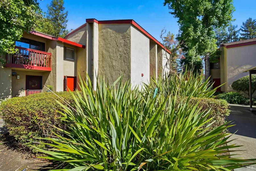 16 Redwood CT, Santa Rosa, CA 95409
