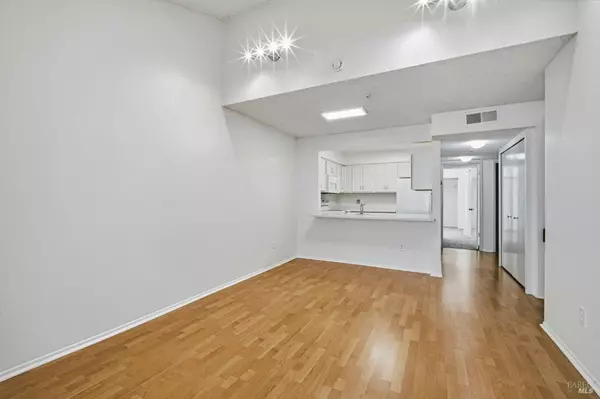 Santa Rosa, CA 95409,16 Redwood CT