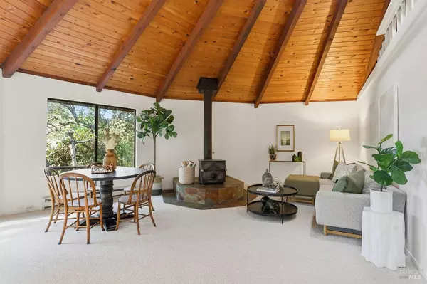 Novato, CA 94945,50 Oak AVE