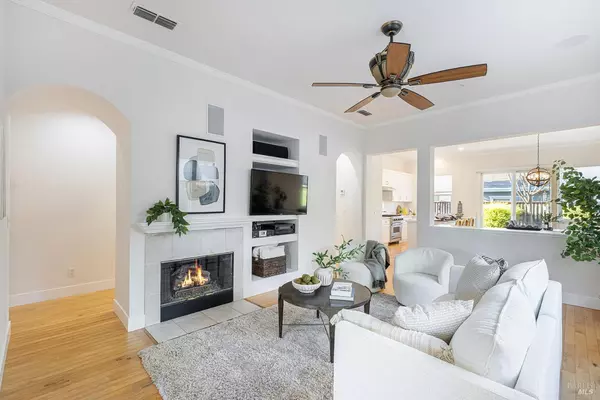 4 Firefly LN, Napa, CA 94558