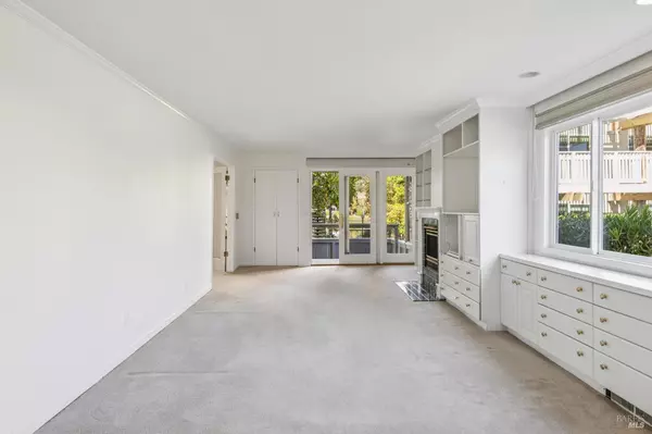 Larkspur, CA 94939,505 Larkspur Plaza DR 9