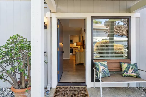 San Rafael, CA 94903,20 Woodoaks DR