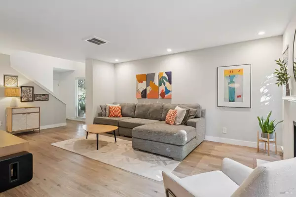 San Rafael, CA 94903,20 Woodoaks DR