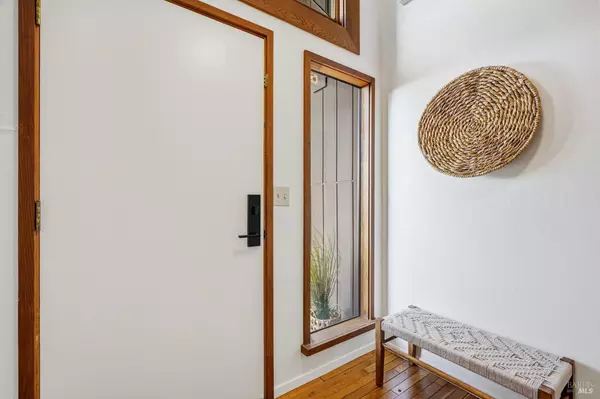 Novato, CA 94947,395 Ridge RD