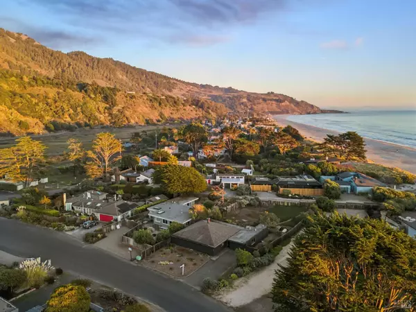 104 Seadrift RD, Stinson Beach, CA 94970
