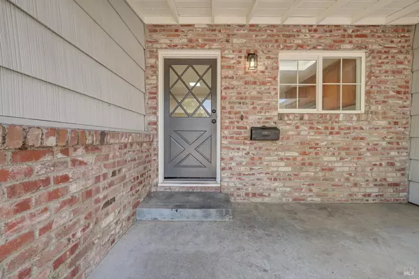 Dixon, CA 95620,621 W D ST S