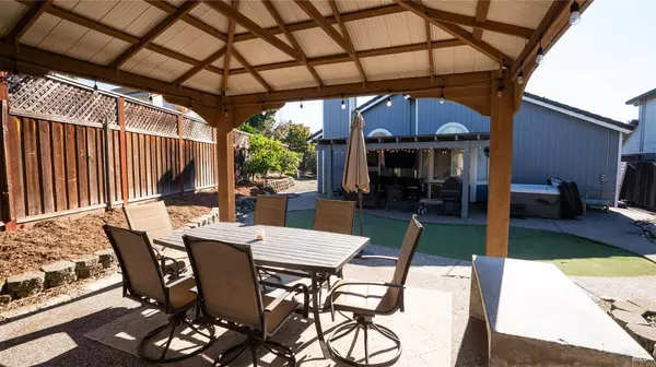 Windsor, CA 95492,284 Flametree CIR