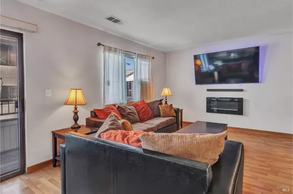 Vallejo, CA 94590,1 Frisbie ST 207