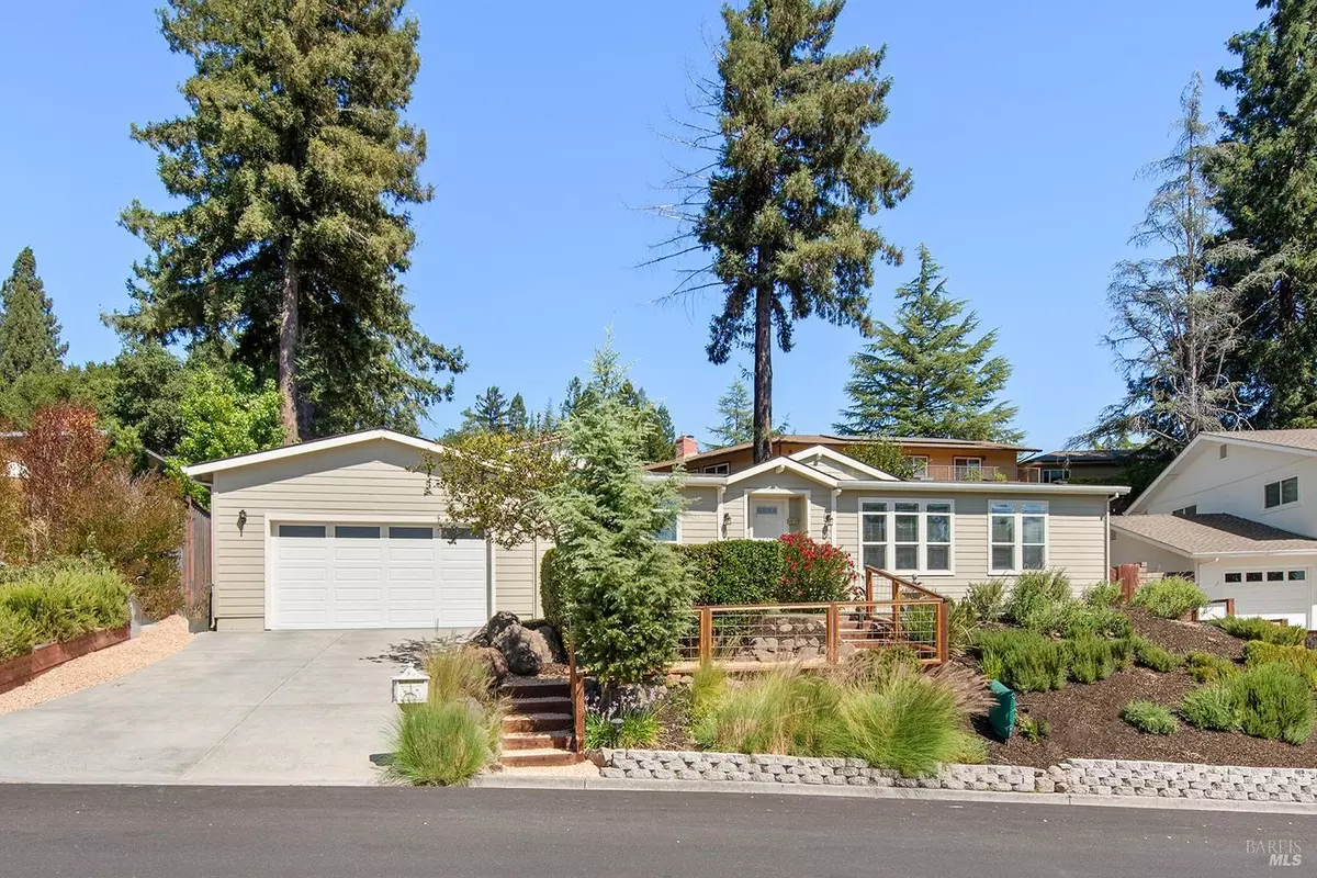 Santa Rosa, CA 95403,5026 Carriage LN