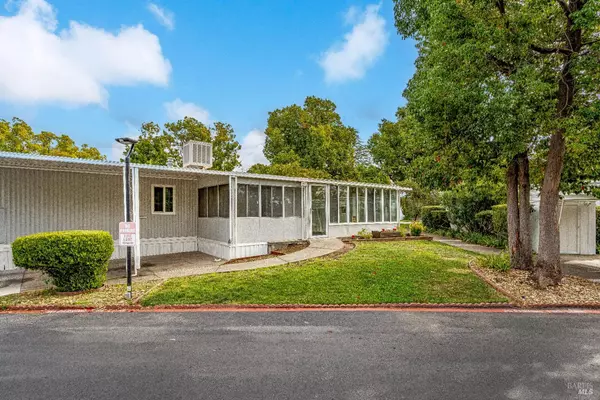 Sonoma, CA 95476,273 Manuella LN