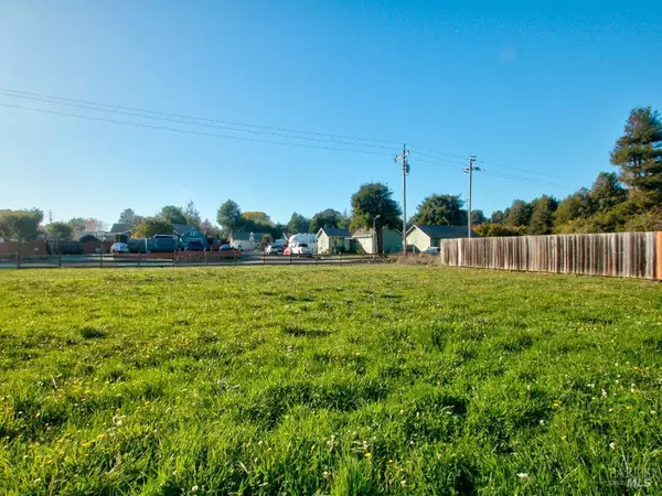 Fort Bragg, CA 95437,104 N Dana ST A