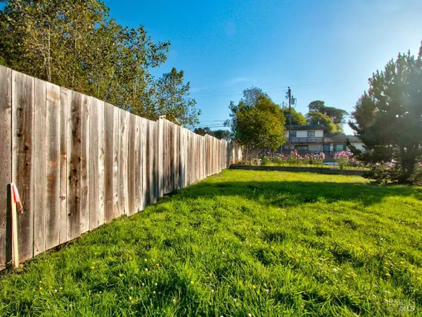 Fort Bragg, CA 95437,104 N Dana ST B