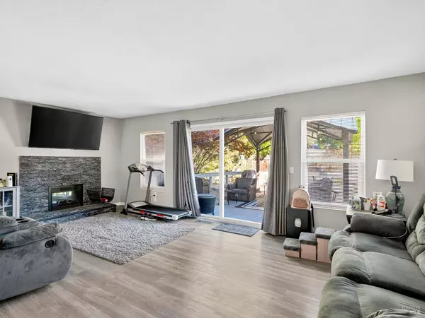 Rohnert Park, CA 94928,4406 Hedge CT