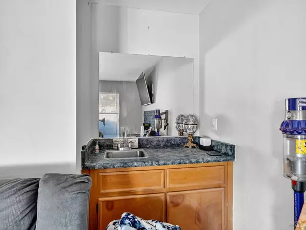 Rohnert Park, CA 94928,4406 Hedge CT