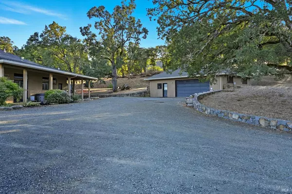 Middletown, CA 95461,17205 Black Oak Hill DR