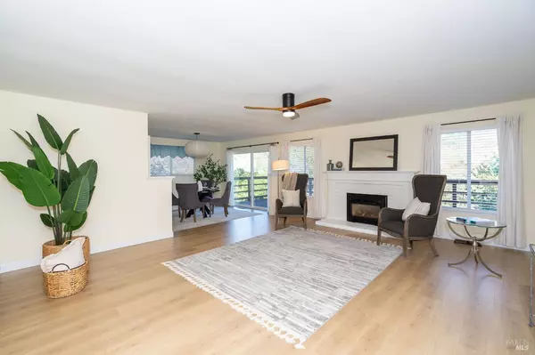 Santa Rosa, CA 95409,6467 Meadowridge DR