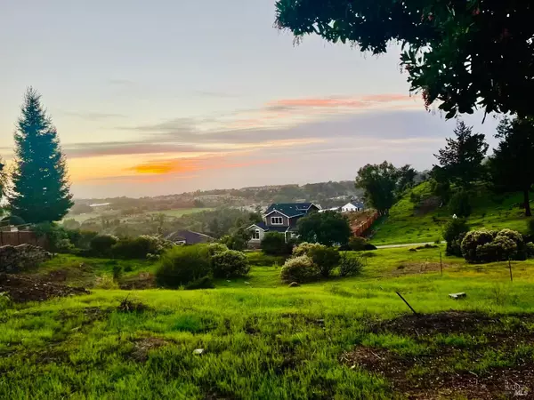 3700 Giorno CT, Santa Rosa, CA 95404