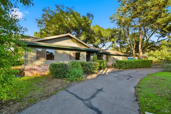 Glen Ellen, CA 95442,175 Bonnie WAY