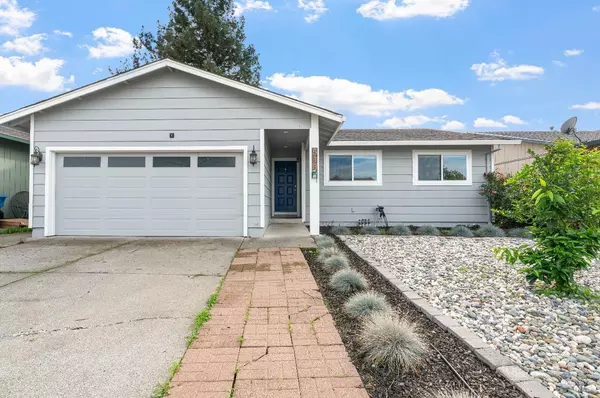 518 Courtyard CIR, Santa Rosa, CA 95407