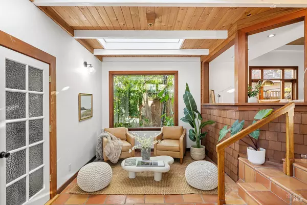 107 La Goma ST,  Mill Valley,  CA 94941