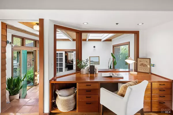 Mill Valley, CA 94941,107 La Goma ST